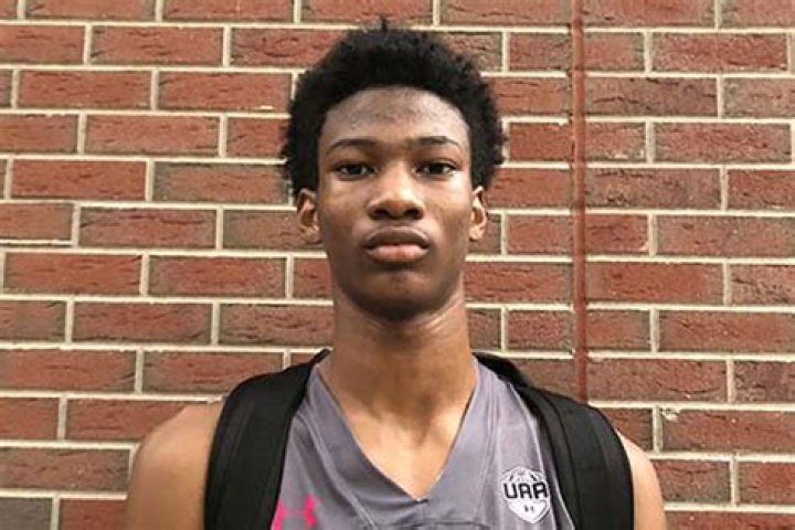 4star C Kai Jones commits to Texas over Baylor, Florida State Burnt