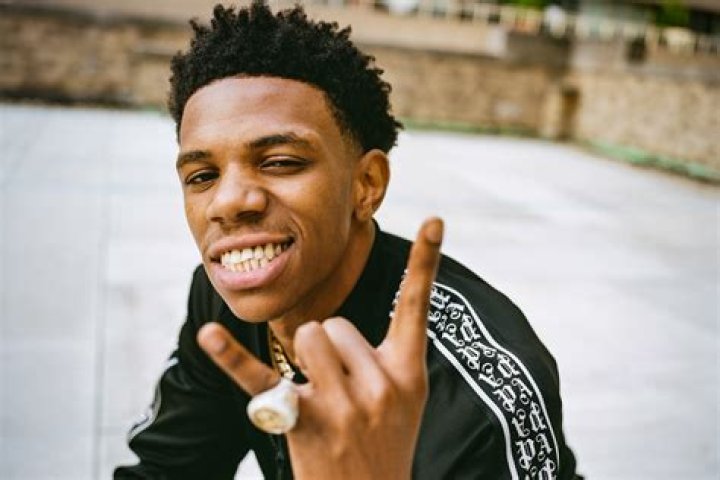 A Boogie Wit Da Hoodie Drowning Music Video CONVERSATIONS ABOUT HER