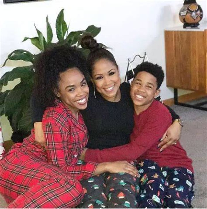 ABC 7 Val Warner Has A Family, Married With Husband Or Casually Dating?