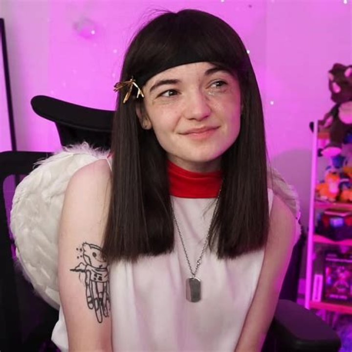 Aimsey Age, Net Worth, Girlfriend, Family, Height and Biography