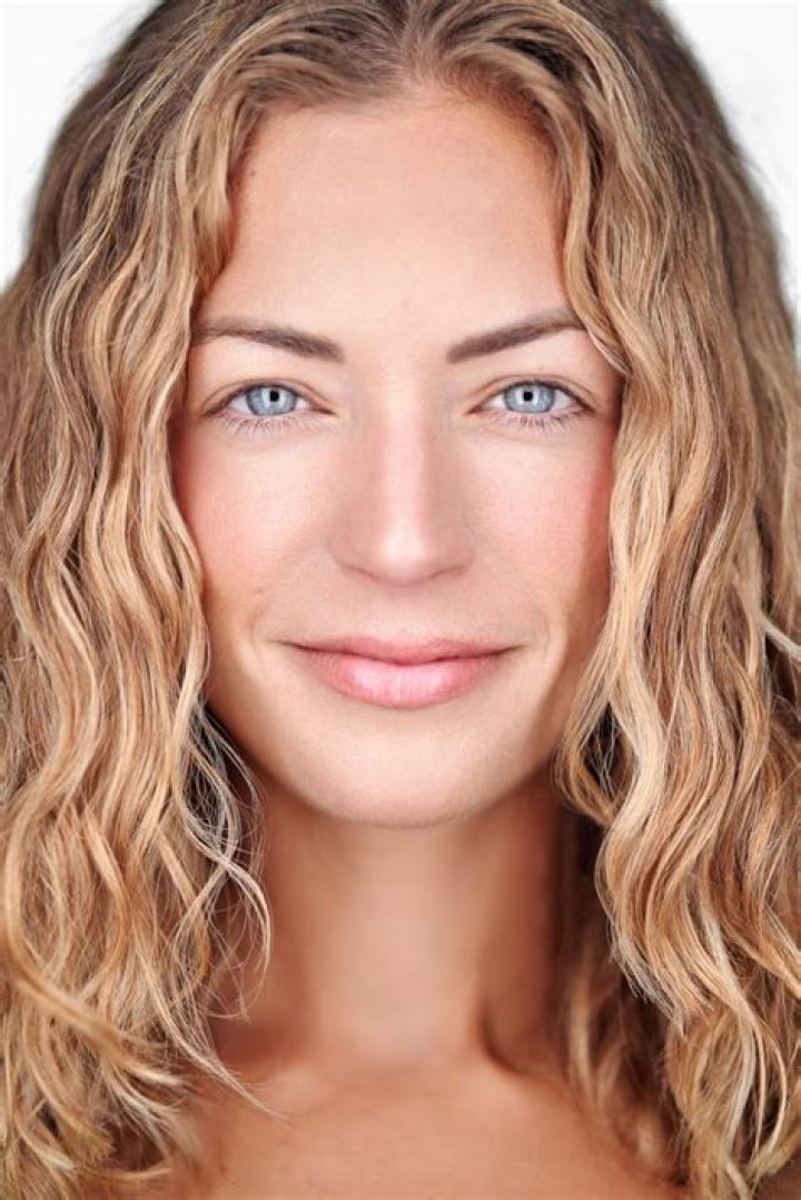 Alaina Pinto Bio, Age, Net Worth, Height, Single, Facts