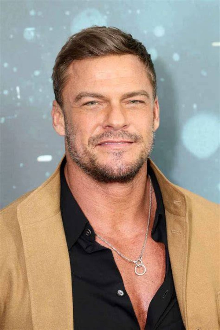 Alan Ritchson Doblaje Wiki Fandom