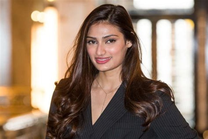 Athiya Shetty Wiki, Height, Weight, Age, Affairs, Measurements