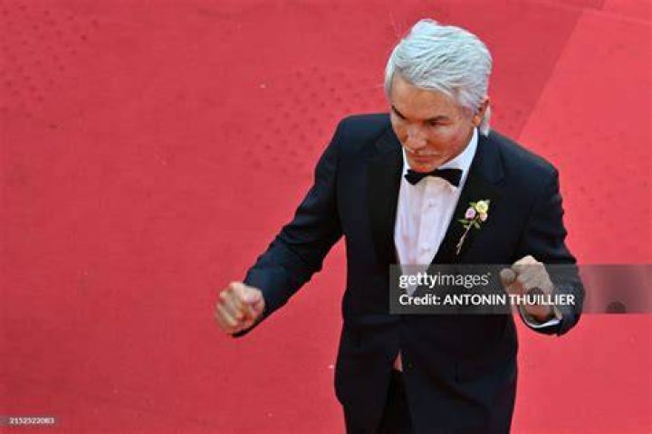 Australian Writer Baz Luhrmann is Living Happily with his Wife