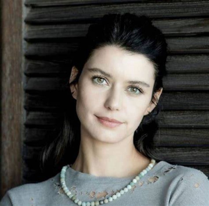 Beren Saat's Biography Husband, Eyes, Height, Religion, Age