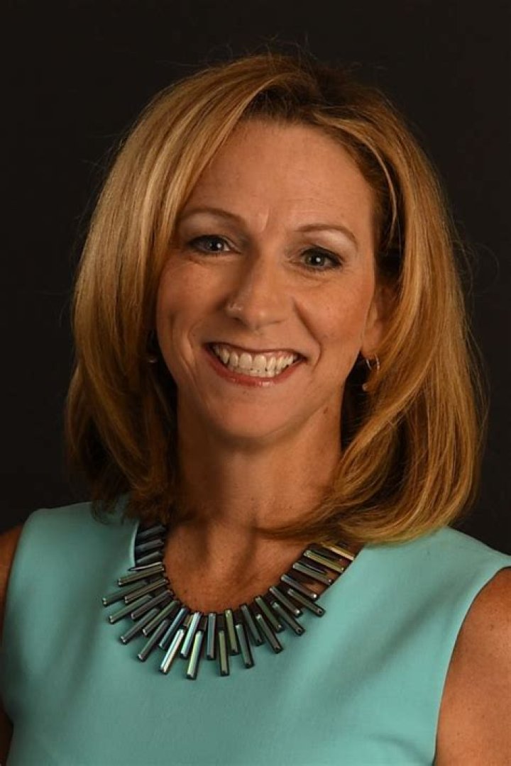 Beth Mowins [2023 Update] Early Life & Net Worth Players Bio in 2023