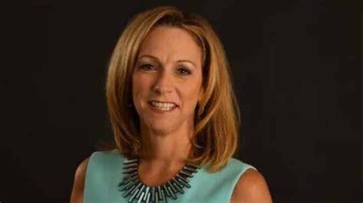 Beth Mowins Bio, Age, Height, Husband, Net Worth