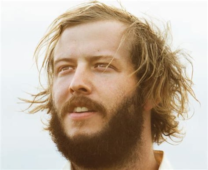 Bon Iver's Justin Vernon Backs Lorde & Kendrick, Calls The Grammys A