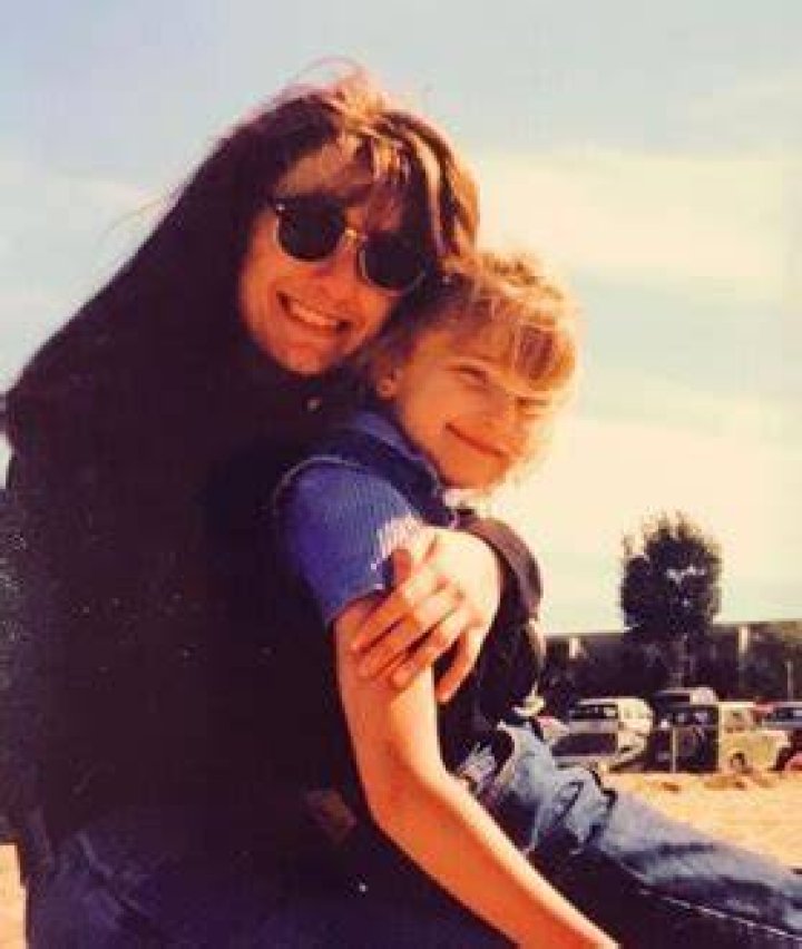 Brianne Howey Parents Have 5 Kids, Ginny And Cast Siblings And