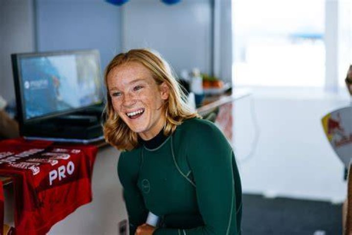 Caitlin Simmers Surfer Bio Age, Height, Videos & Results World Surf