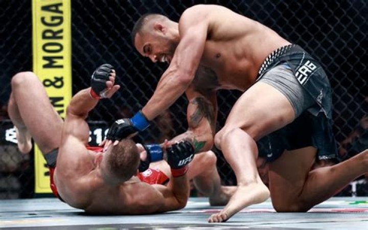 Carlos Ulberg Fighting For His Future &mdash; The world&rsquo;s