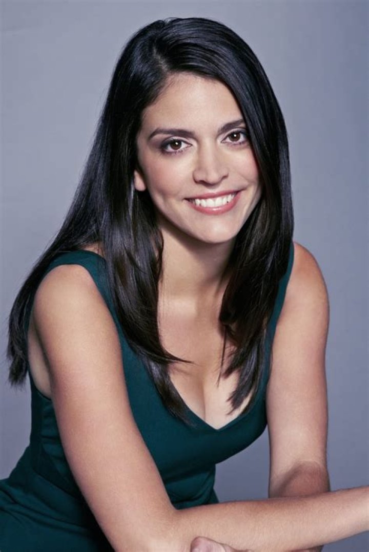 Cecily Strong Hot & Young Sexy Leaked Bikini Photos
