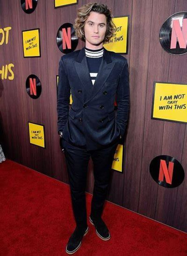 Chase Stokes Height Weight Body Stats Age Family Facts