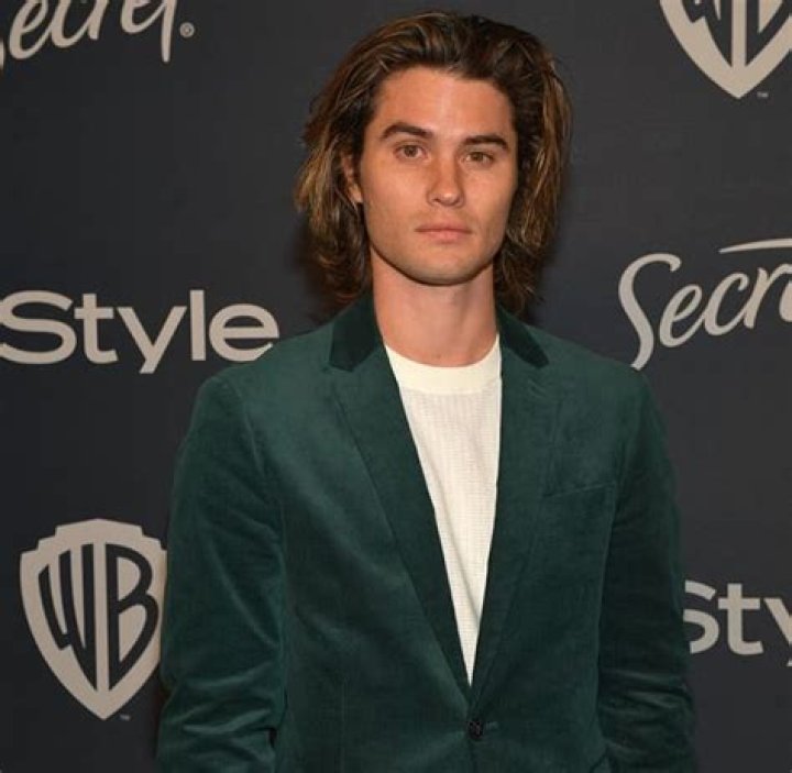 Chase Stokes Wiki, Height, Age, Girlfriend, Family, Biography & More