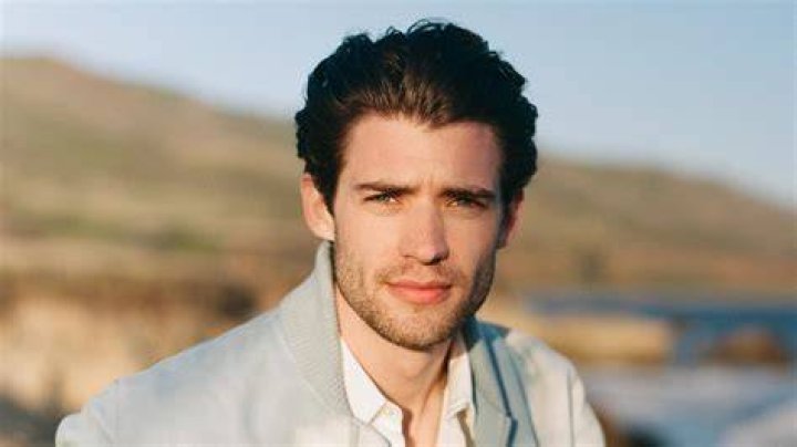 David Corenswet Biography, Age, Height, Girlfriend, Net Worth StarsWiki