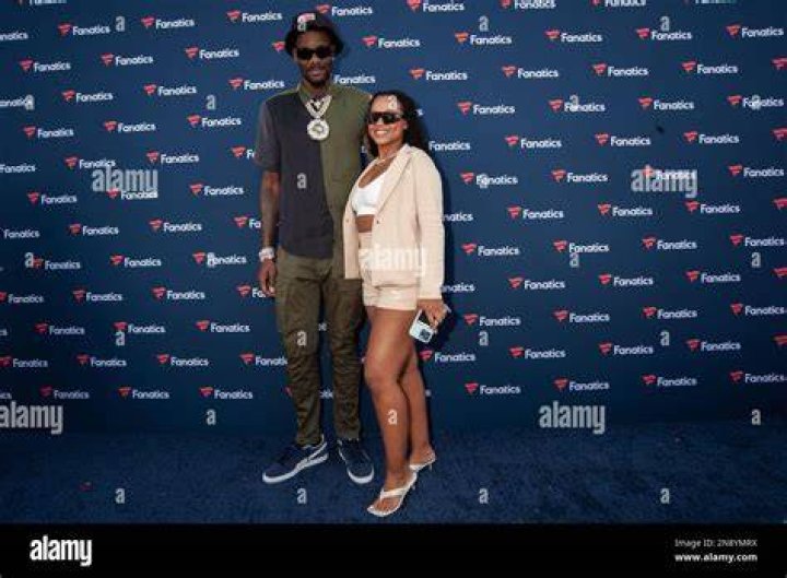 Deandre Ayton Girlfriend (Anissa Evans), Family Parents, Siblings & Son