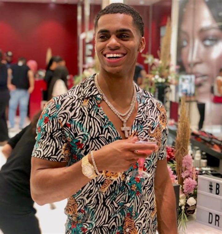 Deven Hubbard Bio & Wiki Net Worth, Age, Height & Weight