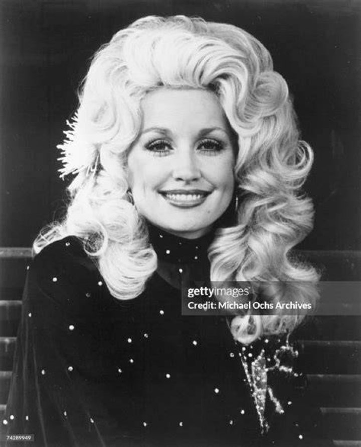 Dolly Parton's rare public ode to private husband Carl Dean will melt