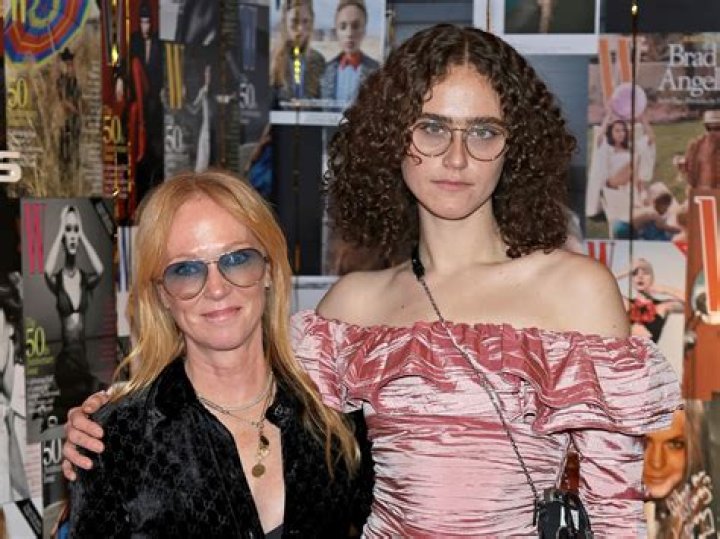 Ella Emhoff Age, Height, Mother, Wiki, Biography, Boyfriend & More