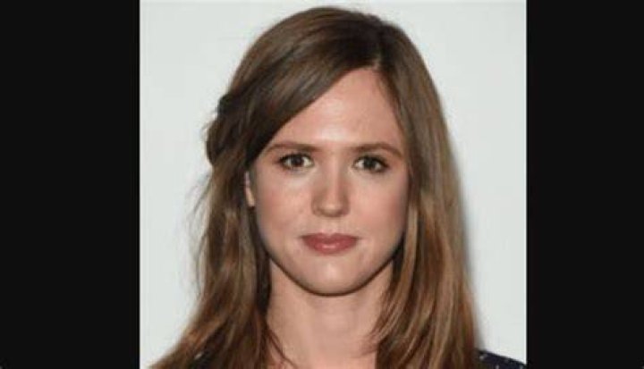Emily Cox Wiki, Biography, Age, Height, Weight, Measurements, Last
