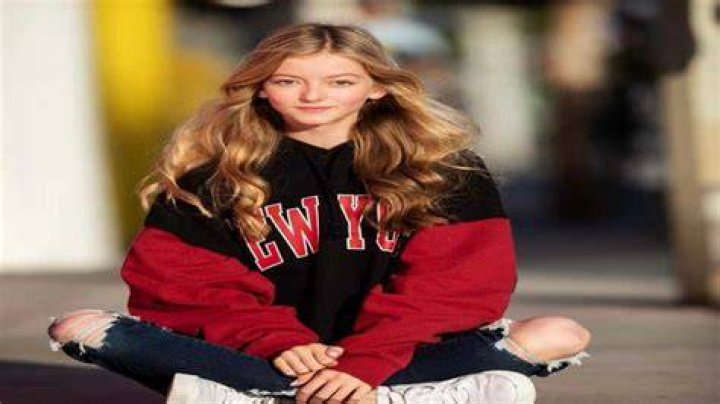 Emily Dobson Bio, Wiki, Age, Birthday, Height, Weight, Net Worth