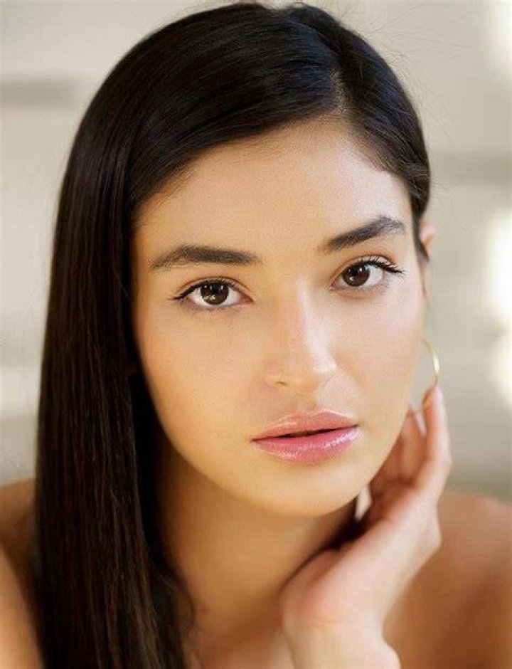 Emily Willis Scrolller