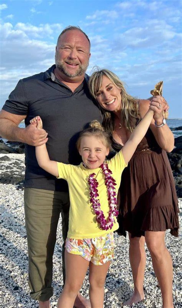 Erika Wulff Jones Bio, Wiki, Boyfriend, Height & Net Worth Biography on