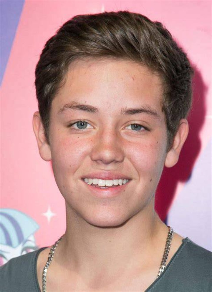 Ethan Cutkosky Biography, Height & Life Story Super Stars Bio