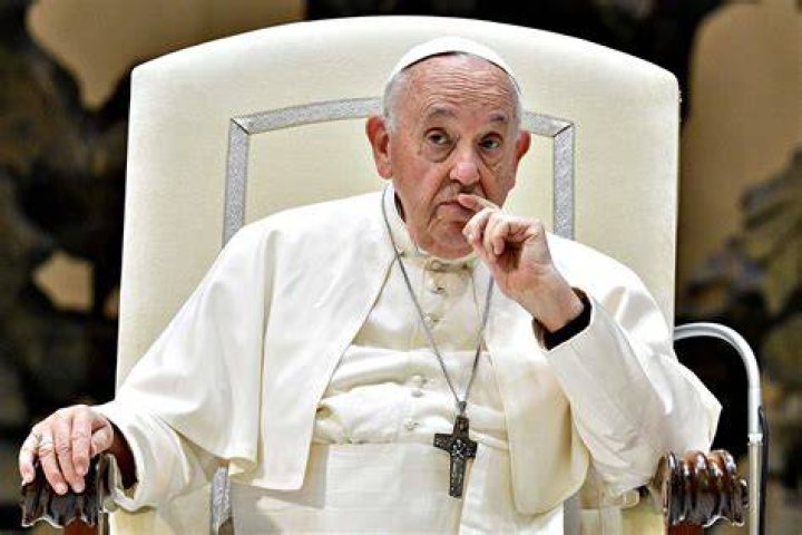 Even Pope Francis Has to Diet! Doctors Warn Leader to Lay Off the Pasta