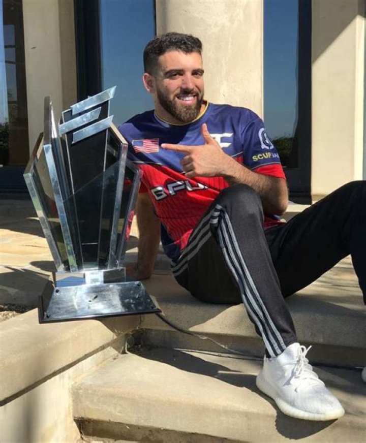 FaZe Apex real name, height, age, girlfriend, net worth, Wiki Biography