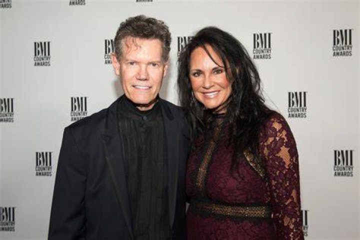 Flipboard Randy Travis Reveals His Wife Mary Davis &lsquo;Refused to Give Up