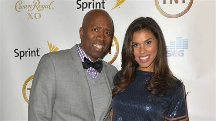 Former NBA Pro Kenny Smith and His Family to Star in New TBS Series