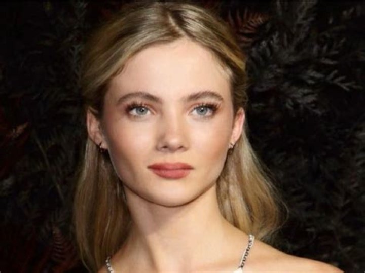 Freya Allan Age, Net Worth, Boyfriend, Family, Height and Biography