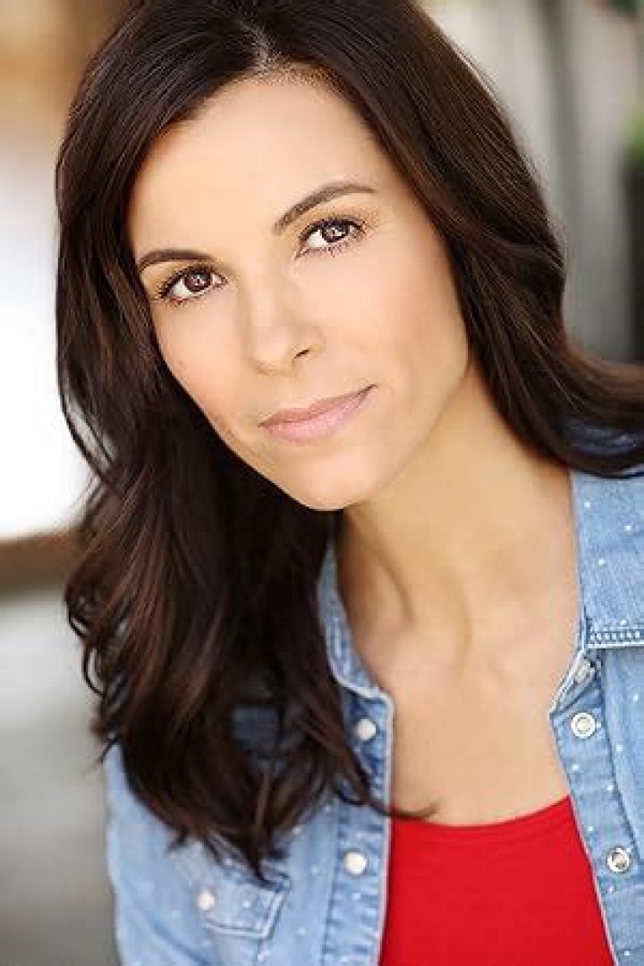 Gina Simms Age, Wiki, Bio, Photos