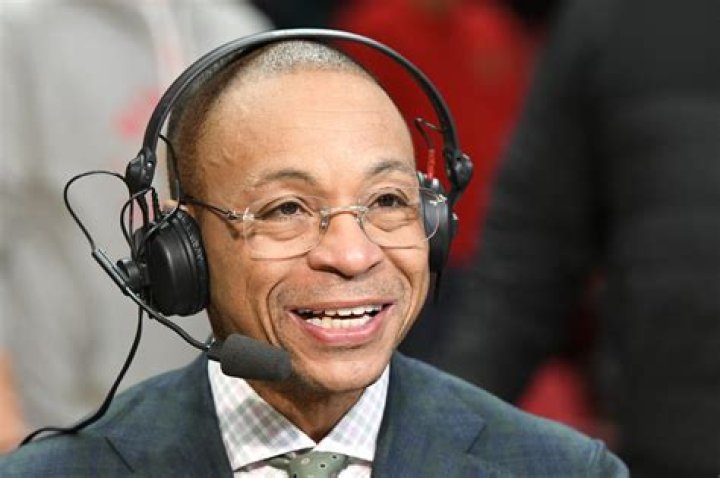 Gus Johnson is out as Knicks radio broadcaster