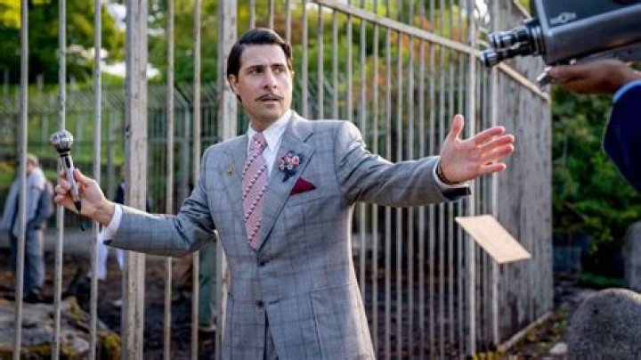 How Jason Schwartzman's Hunger Games Character Connects To Caesar