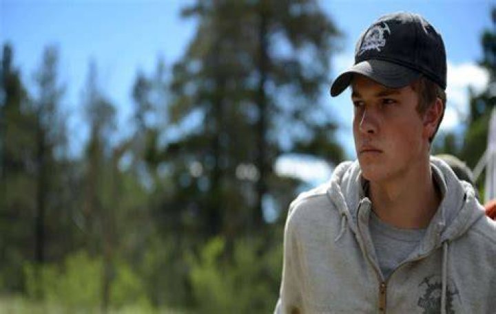 Hunter Hoffman wife, age, net worth, height, wiki, family, biography