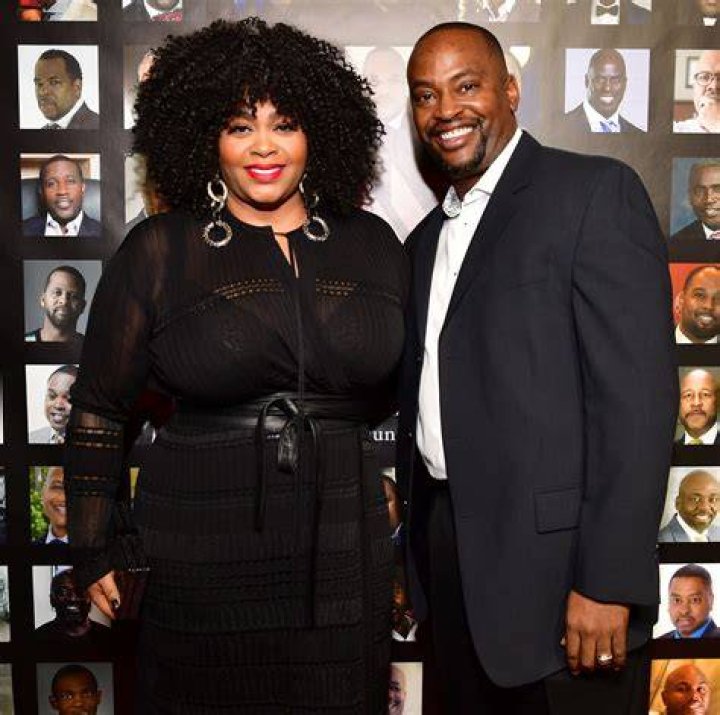 Is Jill Scott Married To His Fiance Shelley Unitt?