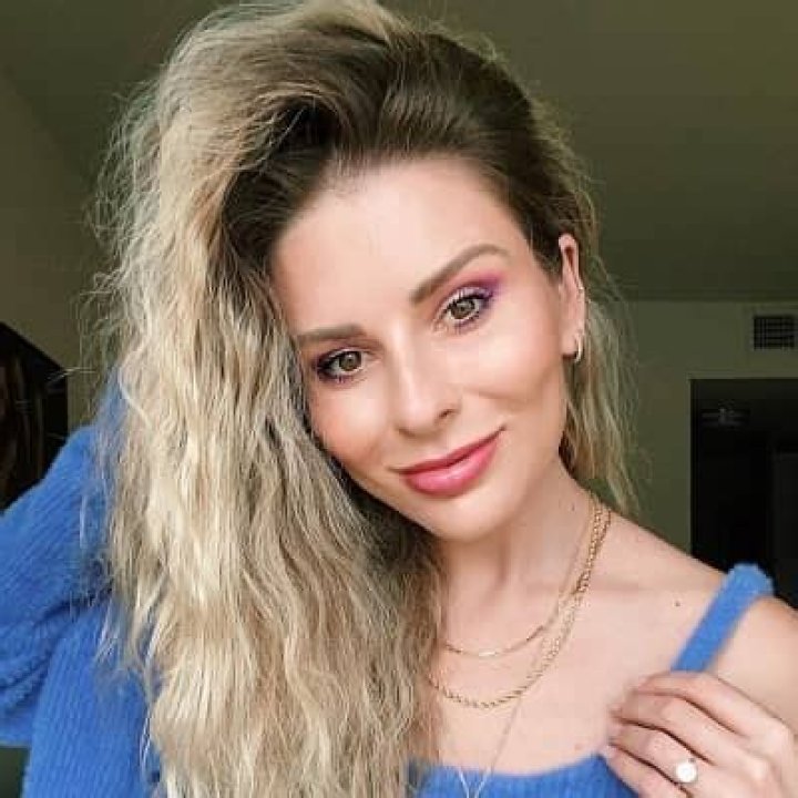 Jac Vanek Bio, Age, Net Worth, Height, Facts, Nationality