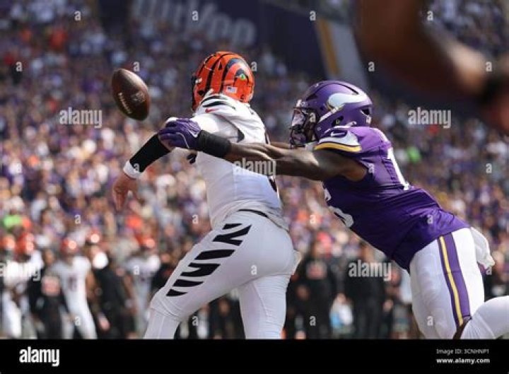 Jake Browning tosses 3 TDs as Washington rolls Oregon St., 4117 The