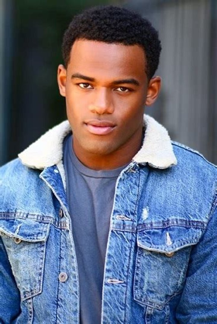 Jay Reeves Age, Biography, Girlfriend, Height