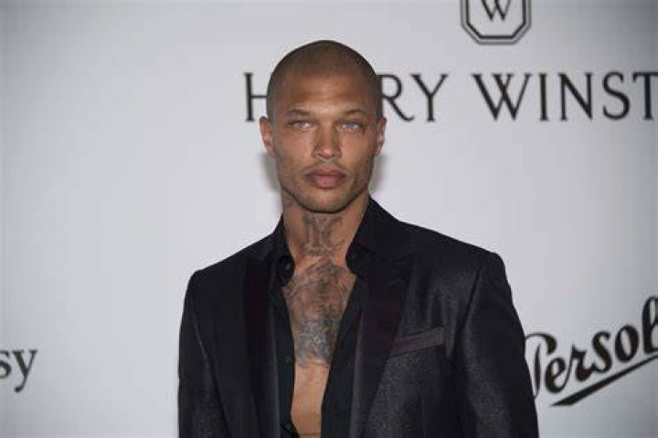 Jeremy Meeks' mother defends son and admits he's had movie and