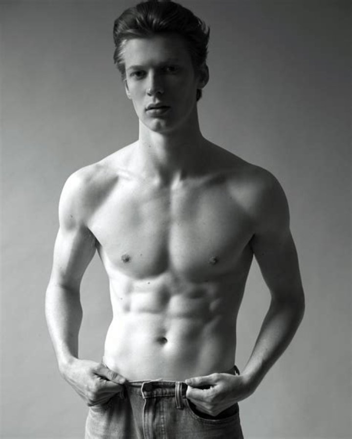 Josh Holmes Height, Weight, Net Worth, Age, Birthday, Wikipedia, Who