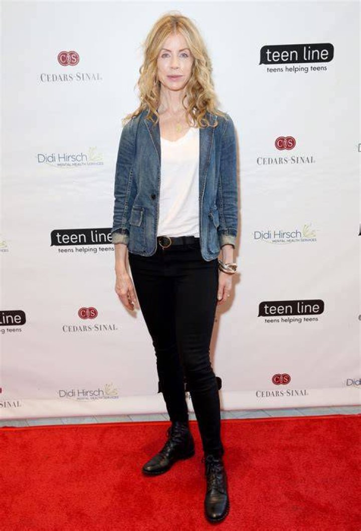 Julianne Phillips Net Worth and Let's know her source, career