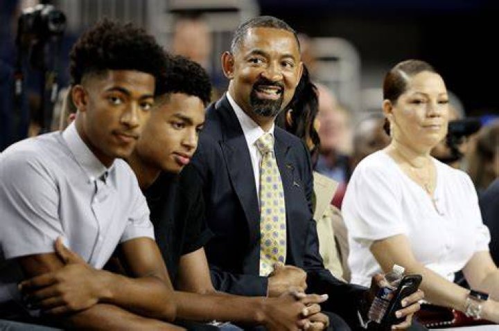 Juwan Howard has offered scholarships to his sons Jace and Jett