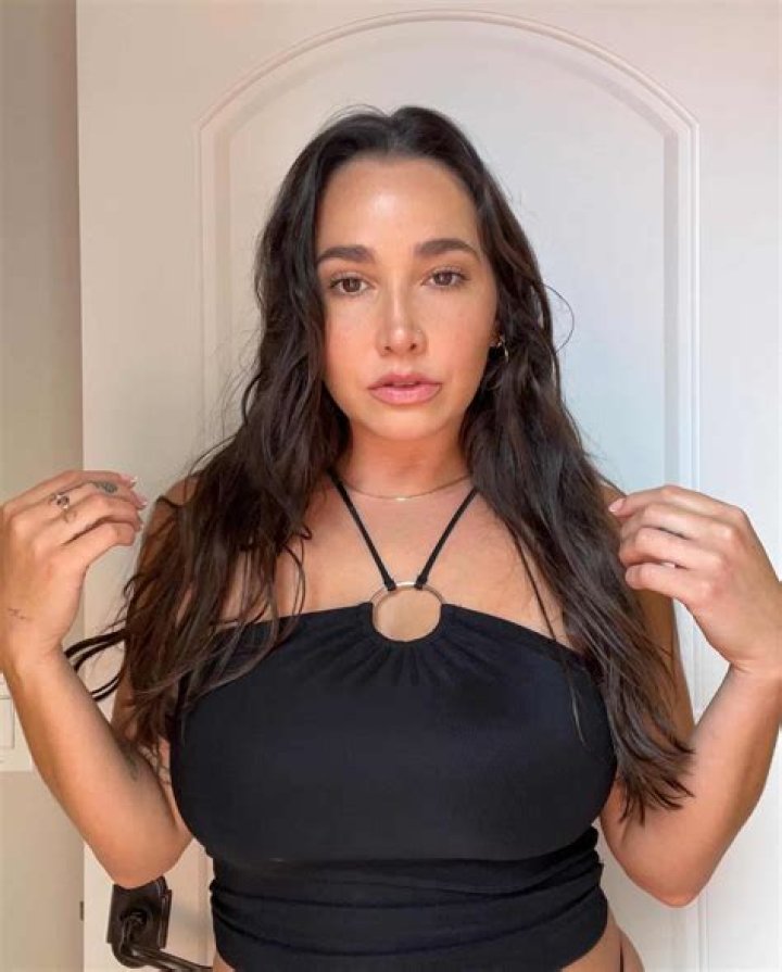 Karlee Grey ️DatingScammer.Info