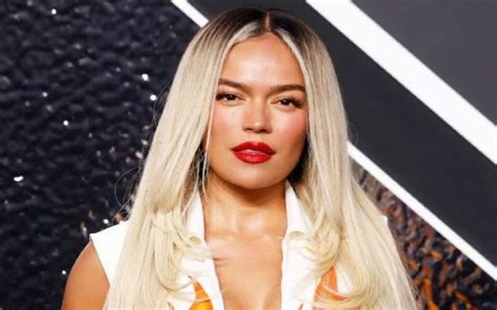 Karol G Bio Age Height Models Biography Vrogue