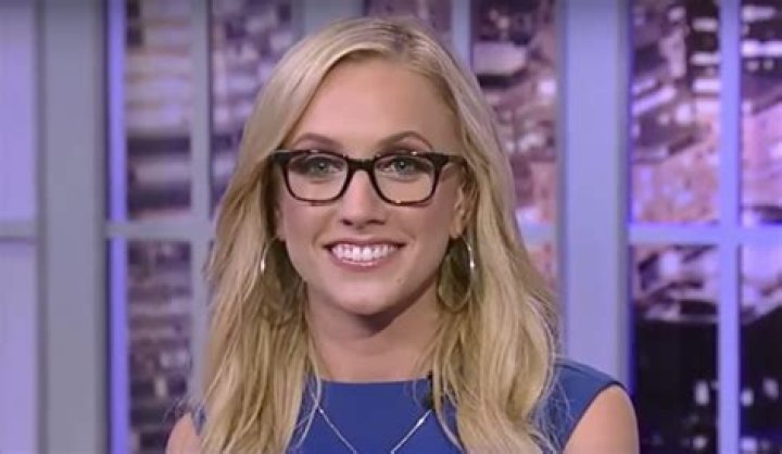 Kat Timpf on Water Incident at Brooklyn Bar My Eyes Were Burning