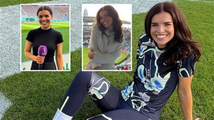 KENZIE BENALI BOWLED OVER BY MARRIAGE PROPOSAL Hello! Magazine 1661