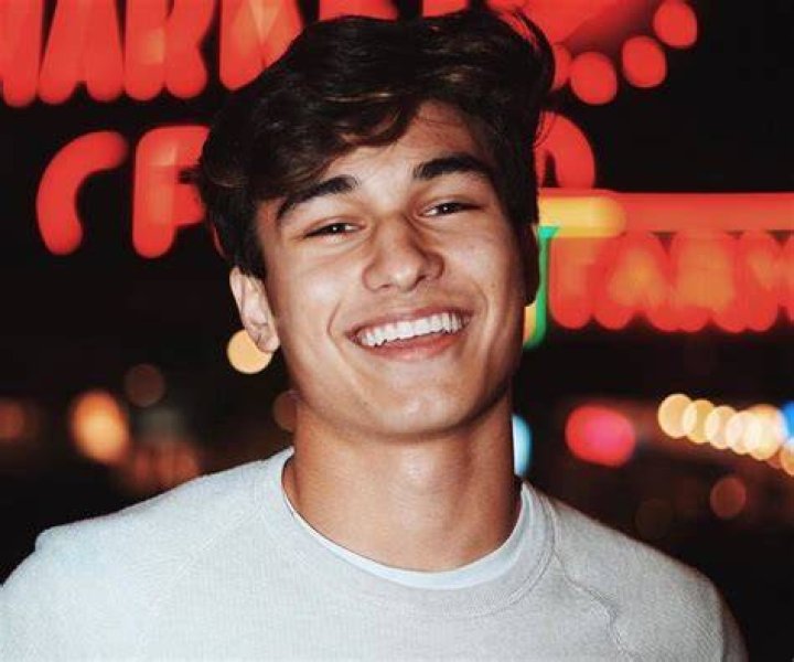 Kio Cyr Height, Age, Wiki, Bio, Birthday, Girlfriend, Net Worth World